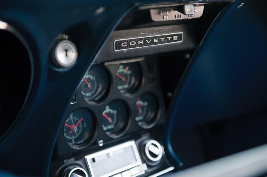 Chevrolet Corvette 327 L79 Convertible 1968 года  (фото 7 из 13)